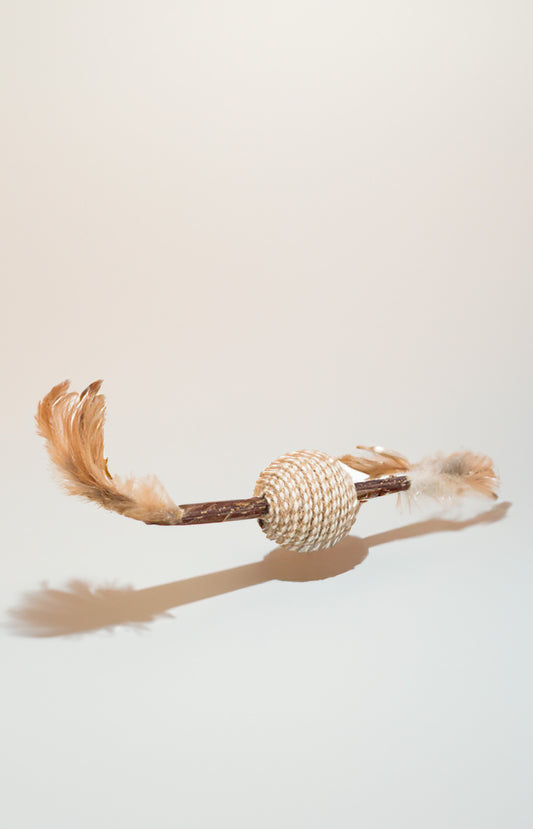 Stick MATATABI avec plumes + balle en jute